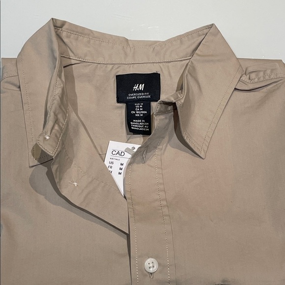 *NEW* Oversized Short-Sleeved Button Down Shirt - Picture 8 of 8